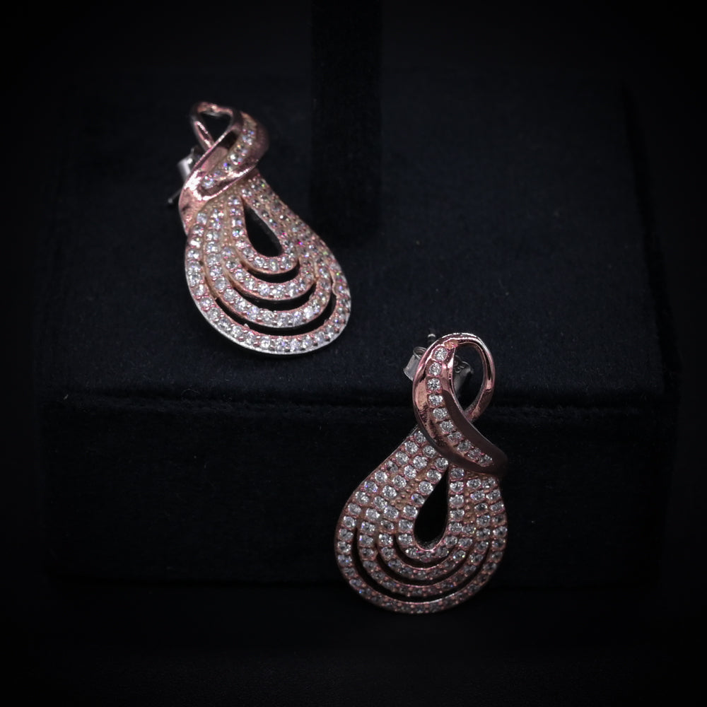 Elegant Teardrop Earring