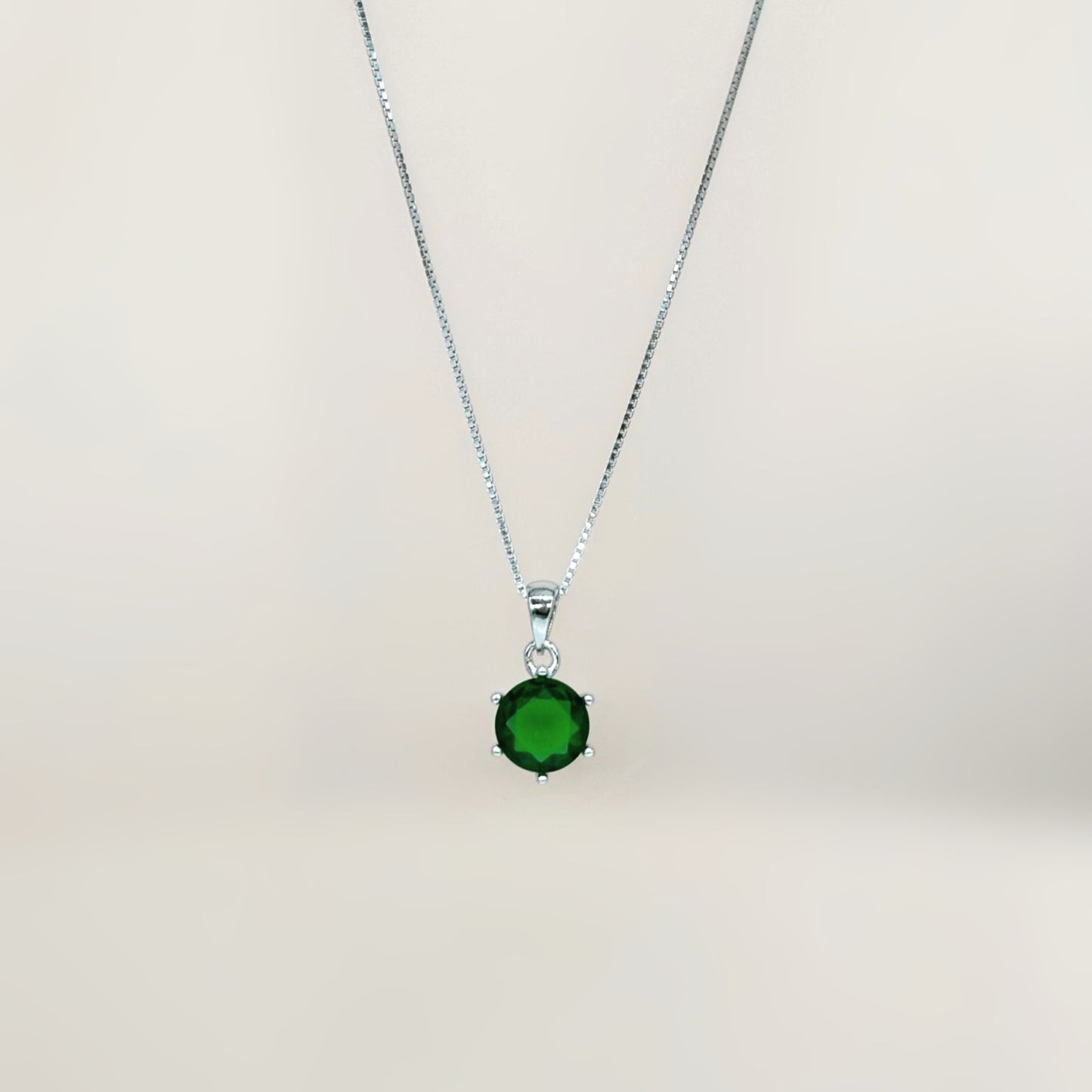 Green Solitaire Necklace in Italian 92.5 Silver