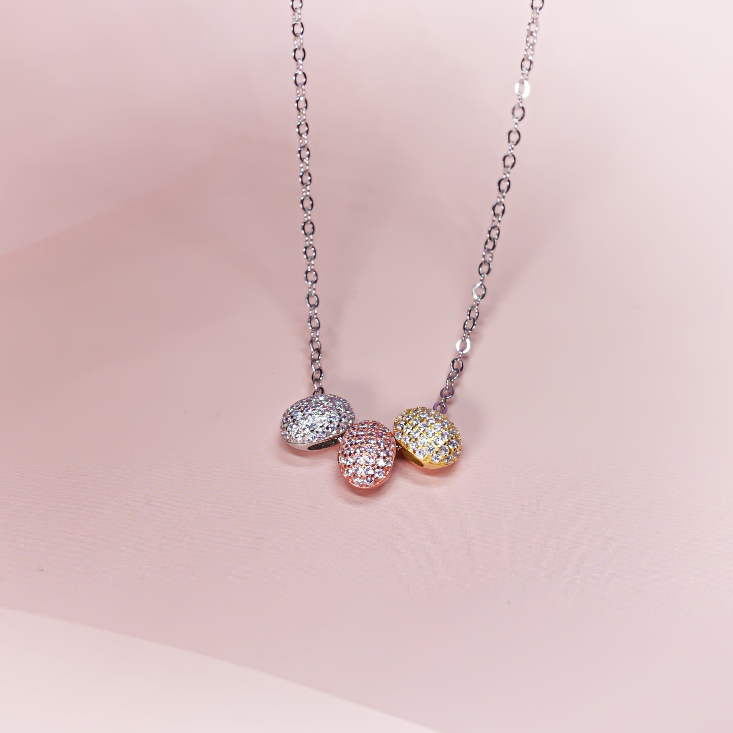 Trio style  chain pendant
